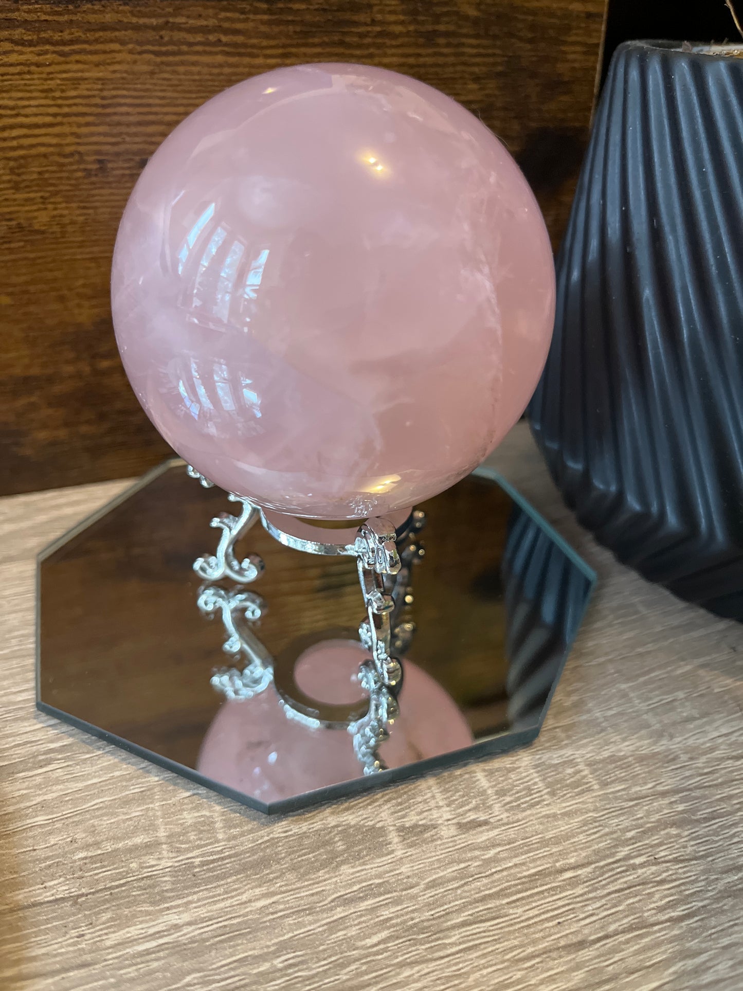 Rose Quartz Sphere. (no stand)